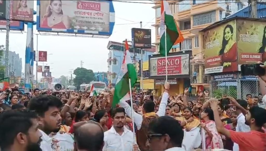 রাখি পূর্ণিমায় তারকেশ্বরে জনজোয়ার!